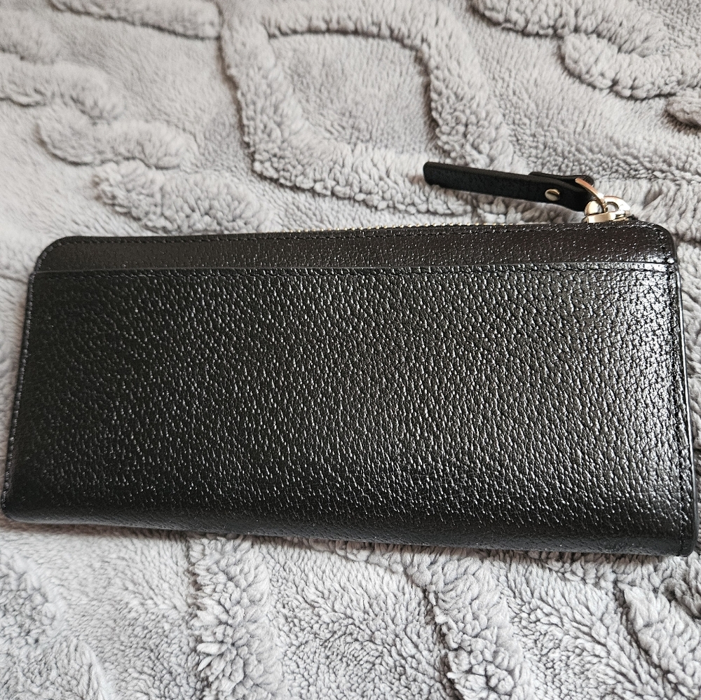 ♠️ Kate Spade Wallet ♠️ - Picture 2 of 4